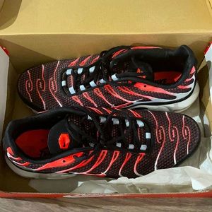 Red/Black Nike Air Max plus Men’s